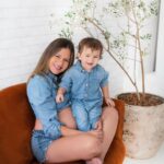 Andrea Quattrocchi Instagram - Nosotros hace un año🥹 Recuerdo de la sesión de fotos del día de la madre el año pasado♥️ ¡La vida va demasiado rapido! Miro estas fotos y ya no tengo ese bebé que se ve ahí 🥲