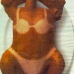 Andrea Savage Instagram - Happy Thanksgiving my friends. Such a bananas year and yet SO MUCH to be grateful for. Have a wonderful day in whatever way you are making it happen. And I apologize for pic #2, but it’s a turkey with boobs, what was I supposed to do, not post it??#whenlifehandsyoulemons #lifelessons 🦃🦃❤️❤️