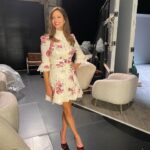 Andrea Savage Instagram - I can’t tell you yet what is happening in the second pic, but if it doesn’t get cut from the show it will def be a first for any talk show. You can imagine!!🤣😳 I had soooo much fun doing the news and talking @tulsaking (premiering this Sunday Nov 13th only on @paramountplus !!) on The Drew Barrymore Show with @drewbarrymore and @helloross I love a happy show ❤️❤️ (And this @zimmermann dress 😍😍) Catch it it today November 10th at 9:30AM ET/9:00AM PT on @cbstv !! @thedrewbarrymoreshow #tulsaking Styling: @taraswennen Makeup: @rebeccarestrepo Hair: @matthewmonzon Dress: @zimmermann Shoes: @louboutinworld