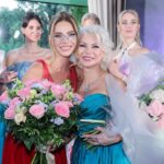 Andrea Verešová Instagram – Summer days ♥️
#newcollection 💃 & #fashionshow by #nataliruden
Ako vždy nádherná prehliadka plná farieb, energie a ženskosti s názvom “summerdays “ podľa návrhárky @natali_ruden_official 🥰
Ďakujem, že som mohla byť súčasťou krásnej show 👏
#fashiondesigner #fashionshow #madeinczech #hair #sokolov #makeup #dermakol #hodinky #dusak #foto #herman