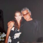 Andrea Verešová Instagram – So sorry to here about the passing of ROBERTO CAVALI 🖤🙏
Such an amazing fashion designer, professional , friend and a real gentleman.
An iconic couturier that shaped aesthetics of clothing with his animal prints and incomparable glamour. His boundless creativity will continue to inspire generations to come.
We will miss him so much 🙏
Je mi veľmi ľúto, že zomrel ROBERTO CAVALI 🖤😓
Bol to úžasný módny návrhár, profesionál, priatel a skutočný gentleman.
Ikonický návrhár, ktorý formoval estetiku oblečenia svojimi zvieracími vzormi a neporovnateľným pôvabom. Jeho bezhraničná kreativita bude aj naďalej inšpirovať ďalšie generácie.
Bude nám veľmi chýbať 🙏