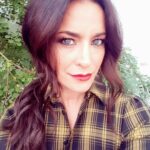 Andreia Dinis Instagram – Ao ver fotos antigas bateu saudades dos cabelos compridos. Uma das particularidades da vida do actor é a constante mudança de visual para as personagens. Já tive o meu cabelo de 1001 maneiras. Mas o comprido é sempre o meu preferido 😜
