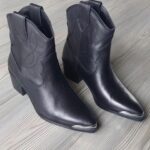 Andreia Dinis Instagram - Pronta para a chuva que dizem que aí vem!!! Confesso que já estou fartinha do calor e desejosa de usar os novos modelitos. Like the boots? #rainiscomming #boots #autmn #aldoshoesportugal
