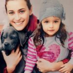 Andreia Dinis Instagram – Celebra-se hoje (e a 23 de Setembro) o dia do filho.
Aqui fica um brinde a todos os grandes filhos, que andam por aqui (só para os bons 😅), e para a minha filhota em especial (o presente que Deus me deu) ❤️❤️❤️❤️