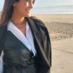 Andreia Dinis Instagram - Obrigada por todas as mensagens de Parabéns.❤️ Ontem iniciei mais uma volta ao sol, com direito ao dito a aparecer para iluminar o meu dia! Um grande beijinho a todos pelo vosso carinho. #birthdaygirl #inthe40s #40sgirl #happy #anotheryear #love