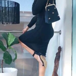 Andreia Dinis Instagram - Preciso da vossa ajuda. Vamos lá a saber....
Destes 10, qual o vosso look preferido para a passagem de ano? ✨️✨️🍾🥂✨️✨️

Looks @sugarandspiceconcept 
Shoes @aldo_shoes 

#newyearseve #party #newyear #outfit #andreiadinis