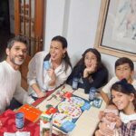 Andreia Dinis Instagram - Entre jantares e almoços de família, bolos e bolinhos, bacalhau, cabrito e perú e uma azáfama louca típica desta altura, só agora consigo partilhar convosco algumas fotos do nosso Natal. O nosso foi como deveria ser sempre....em família, com a família, entre gargalhadas e palhaçadas. Espero que o vosso tenha sido igualmente feliz ❤️❤️❤️❤️ #family #Christhmas #love