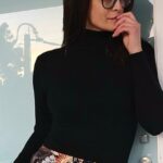 Andreia Dinis Instagram – E que tal este look mais clássico? 👍 ou 👎
Andei de volta do armário a experimentar umas peças. Lol