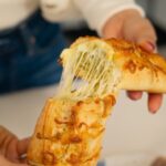 Andreia Rodrigues Instagram – Pão de alho (à minha maneira) 😉🤩
Uma receita muito simples, fácil de fazer para um dia em que apetece uma entrada diferente ou para quando recebemos amigos em casa! E é tãooooooo bom!!!!
É só seguirem as indicações do vídeo 😉😘
#receitasimples #receitafacil #paodealho