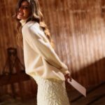 Andreia Rodrigues Instagram – Ligações Inesperadas: Amizades e Rivalidades que vão surpreender. Reviravoltas Épicas: Prepare-se para o inesperado a cada episódio! “Era uma vez na Quinta” 🎥 Veja todos os momentos inéditos, a eliminação e novas nomeações, as reviravoltas surpreendentes que vão conquistar todos, incluindo os fãs de reality. A novela da vida real! Não perca! Hoje, à noite, na SIC.🔥 #NovoPrograma #emoçõesreais #RealityShow

#look #Stivali
