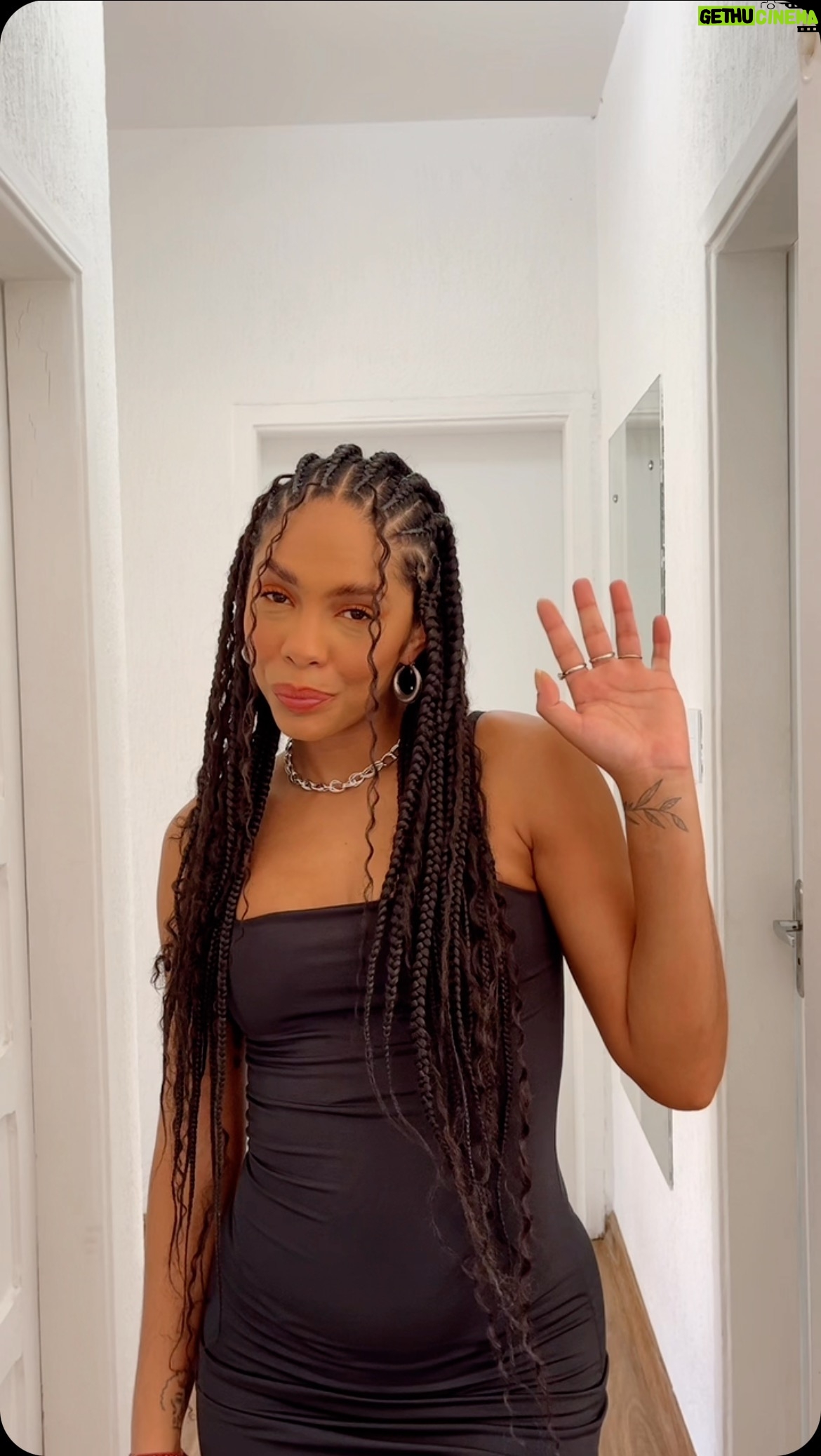 Andressa Alves - 89 Likes - A @shopee_br é tudo de bom.
Nas lojas oficiais Shopee, você encontra de tudo!
Produtos de alta qualidade, estilosas e no conforto de sua casa.
Praticidade é tudo e eu amo!
Já montei meus 3 looks para arrasar nos eventos desta semana, e você está esperando o que para arrasar junto comigo?
Vem para Shopee você também!
*Publicidade
#acheinashopee #shopeecreator