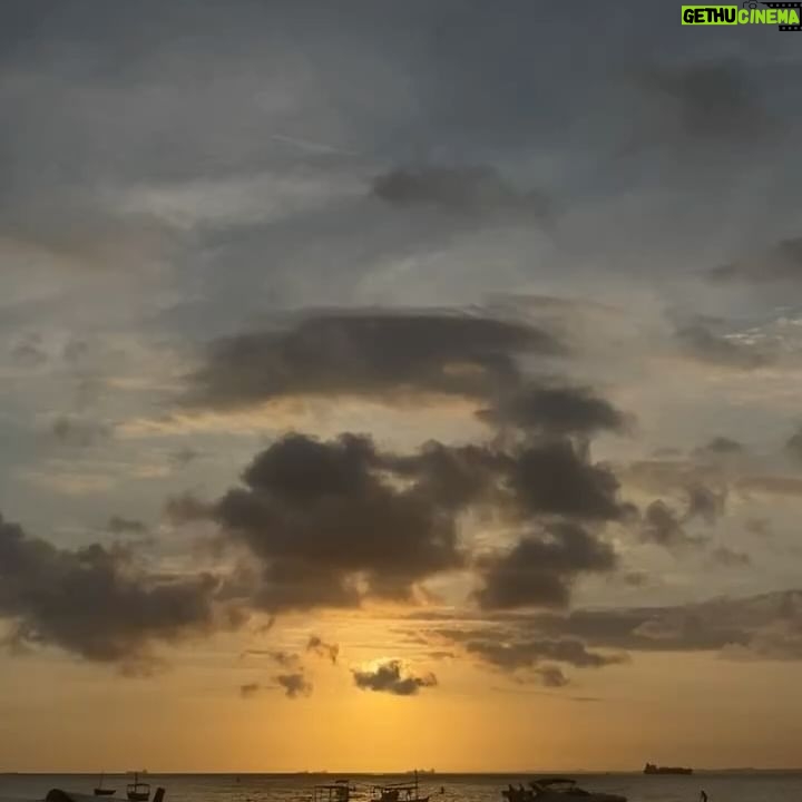 Andressa Alves - 3 Likes - Salvador eu te amo! Essa viagem foi uma das mais incríveis que fiz… me reconectei com o meu eu, reconectei com amigos de lá, encontrei outros de cá, conheci pessoas incríveis, conheci o festival universo paralelo & TRINTEI em minha casa e em breve estou de volta!