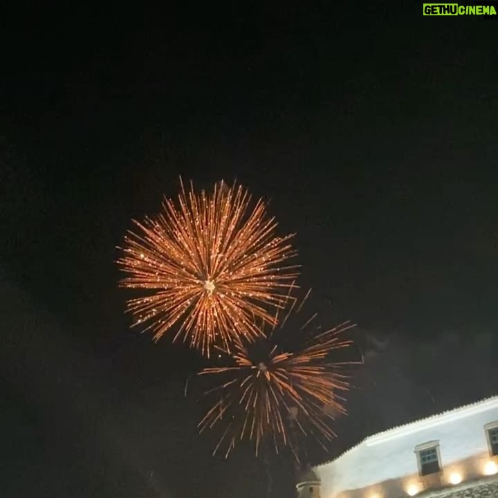 Andressa Alves - 3 Likes - Salvador eu te amo! Essa viagem foi uma das mais incríveis que fiz… me reconectei com o meu eu, reconectei com amigos de lá, encontrei outros de cá, conheci pessoas incríveis, conheci o festival universo paralelo & TRINTEI em minha casa e em breve estou de volta!