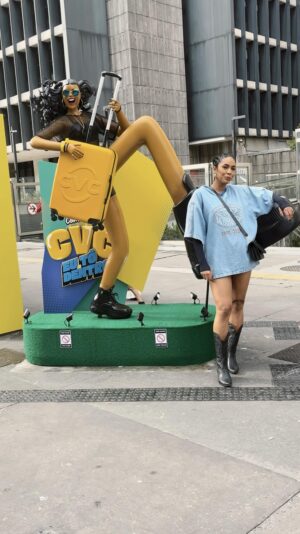 Andressa Alves Instagram - Vamos nos encontrar no Rock in Rio Brasil 2024 com todo conforto que só a CVC pode oferecer? Conforto é sempre prioridade para mim, por isso escolhi a @cvcviagens para ir para o Rock in Rio Brasil 2024 já que eles são apoiadora oficial.
São vários pacotes com hospedagem, passagem, seguro, transfer e ainda garante seu ingresso de gramado, tudo né? Em qualquer loja você consegue mais detalhes todas as opções para te levar a cidade do rock, com certeza você vai achar um pacote perfeito para você, vamos juntos?
#publi