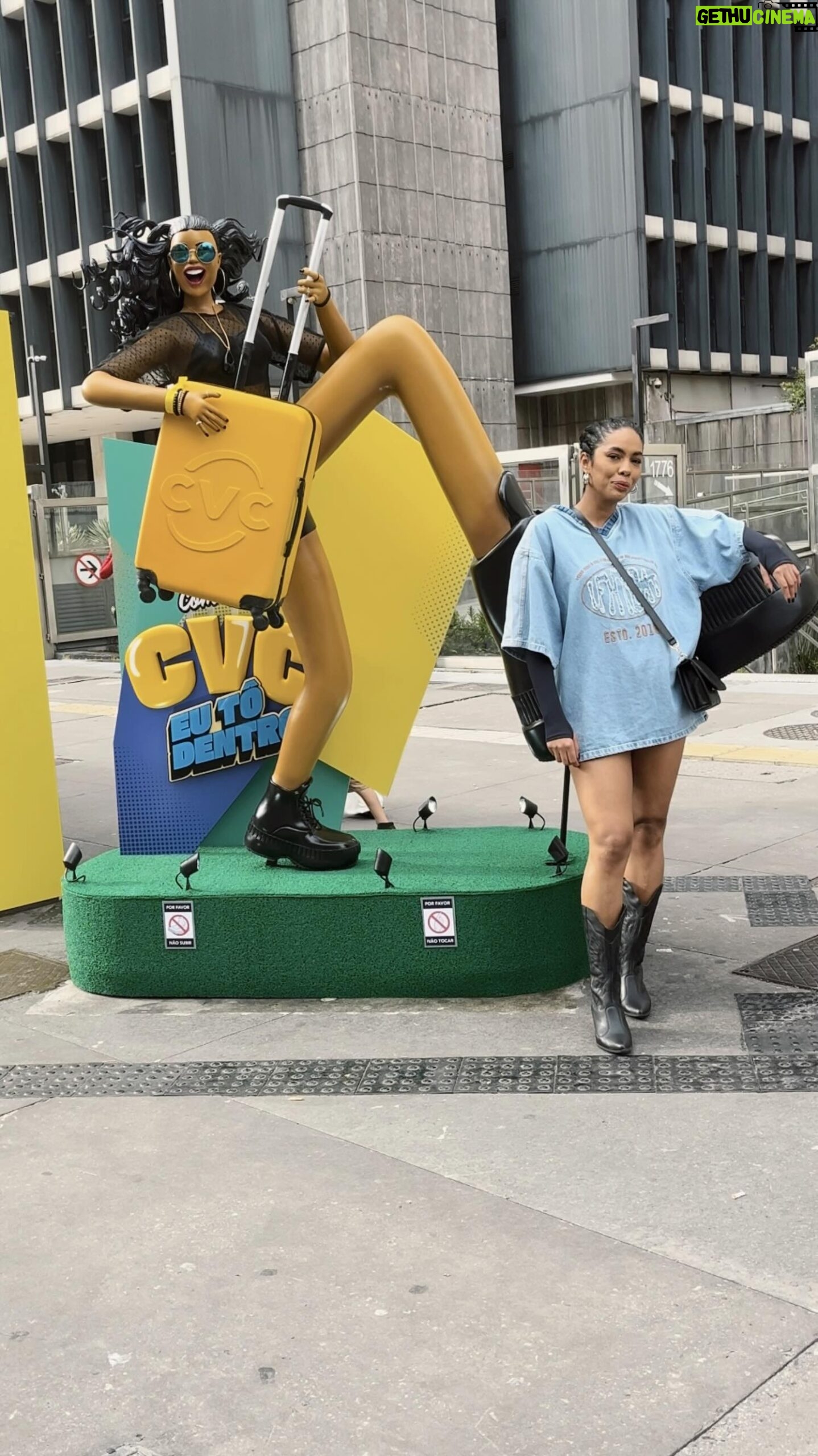 Andressa Alves - 3 Likes - Vamos nos encontrar no Rock in Rio Brasil 2024 com todo conforto que só a CVC pode oferecer? Conforto é sempre prioridade para mim, por isso escolhi a @cvcviagens para ir para o Rock in Rio Brasil 2024 já que eles são apoiadora oficial.
São vários pacotes com hospedagem, passagem, seguro, transfer e ainda garante seu ingresso de gramado, tudo né? Em qualquer loja você consegue mais detalhes todas as opções para te levar a cidade do rock, com certeza você vai achar um pacote perfeito para você, vamos juntos?
#publi