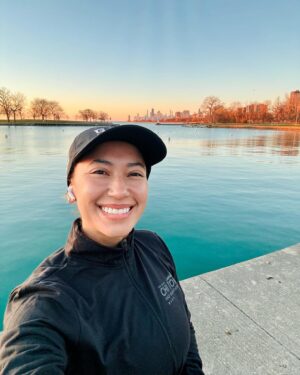 Andy Allo Instagram - Hit a PR today and broke an hour running a 10k!! 🥹😭🙌🏽🏃🏽‍♀️ 9:39 min/mile and shaved off 4 minutes from my last 10k! 

Story time: I had hit Mile 5, in the home stretch, and @mileycyrus song ‘We Can’t Stop’ came on my run playlist and I said a Hey Siri skip song but she didn’t skip. So I asked again Hey Siri Skip Song and she still didn’t do it. I was feeling tired and was about to yell at Siri haha but then it hit me, THIS is the song I needed to hear and when I accepted it, everything changed. We can’t stop baby! Let’s go! It’s like a got a second wind. I picked up the pace and  I felt like the Terminator on a mission. 😂😂

Anyway, super proud of myself cus there’s nothing like starting the day off with a quick 10k haha. Shout out to @gritendurance & @coachjiml inspiring me to keep going! 💪🏽🏃🏽‍♀️

Ps. Sunrises are my love language and this mornings did not disappoint. #chicagoskyline was doing her thing. 🥰

#10krun #runchitown #allcommunityevents #runner #selflove #selfcare #pr #personalrecord #endurancerunning #athlete
