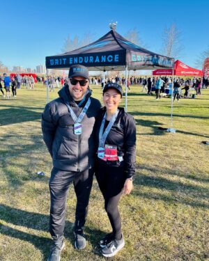 Andy Allo Instagram - Hit a PR today and broke an hour running a 10k!! 🥹😭🙌🏽🏃🏽‍♀️ 9:39 min/mile and shaved off 4 minutes from my last 10k! 

Story time: I had hit Mile 5, in the home stretch, and @mileycyrus song ‘We Can’t Stop’ came on my run playlist and I said a Hey Siri skip song but she didn’t skip. So I asked again Hey Siri Skip Song and she still didn’t do it. I was feeling tired and was about to yell at Siri haha but then it hit me, THIS is the song I needed to hear and when I accepted it, everything changed. We can’t stop baby! Let’s go! It’s like a got a second wind. I picked up the pace and  I felt like the Terminator on a mission. 😂😂

Anyway, super proud of myself cus there’s nothing like starting the day off with a quick 10k haha. Shout out to @gritendurance & @coachjiml inspiring me to keep going! 💪🏽🏃🏽‍♀️

Ps. Sunrises are my love language and this mornings did not disappoint. #chicagoskyline was doing her thing. 🥰

#10krun #runchitown #allcommunityevents #runner #selflove #selfcare #pr #personalrecord #endurancerunning #athlete