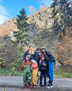 Aneta Krejčíková Instagram - “Štěstí je stav mysli”
Pro mě je momentálně štěstí -
 “Nikam nespěchat”.

#familytime 
🍁