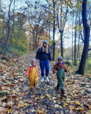 Aneta Krejčíková Instagram - “Štěstí je stav mysli”
Pro mě je momentálně štěstí -
 “Nikam nespěchat”.

#familytime 
🍁