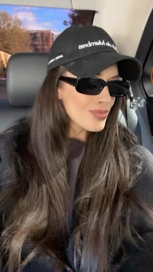 Aneta Vignerová Instagram - Schůzka, fiting na zítřejší přehlídku, školka a Jiřík 😊💋