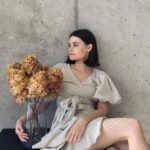Anfisa Vistingauzen Instagram - Первая фотосессия с новой стрижкой, накурасесили по полной на плёнку с @juliavinokyrova 📸🌿Ждите результат ☀️