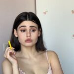 Anfisa Vistingauzen Instagram - Когда ты не куришь, и из всех сигарет у тебя дома только детская палочка брата с сестрой ⠀ #куритьвредно #самопробы