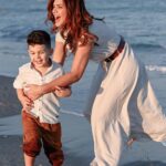 Angélica Celaya Instagram – Just like the ocean embraces the shore
I embrace you.  My ocean eyes 💛
@angel_alessandro_garcia 

📸 @ivanapfelphotography