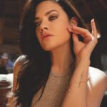 Angélica Celaya Instagram – Sprinkle your sparkle everywhere ✨

📸 @esquedachris 
💋 @johnymakeup