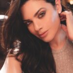 Angélica Celaya Instagram – Let your soul shine ✨ 

📸 @esquedachris 💯
💋 @johnymakeup