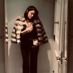 Angélica Celaya Instagram - M-> de 1- Miradas que dicen lo que no puedo 2- Mañanas lindas 3- Mirror the good that you see 4- Mezcalito para el frío 5- Messiness is part of life #BonitoMarzo