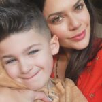 Angélica Celaya Instagram – Mi regalo ya lo tengo en mis brazos 💛 #YellowHappy @angel_alessandro_garcia