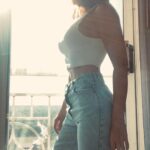 Angélica Celaya Instagram - Y si me dieran a elegir entre otra vida y esta Yo me quedaría aquí 💫 Todo es perspectiva. Como vemos nuestras vidas. Yo elegí sonreír !!! Si, la vida puede ser difícil. Y he llorado mucho este año. Ha sido un año de transición fuerte. Tome la decisión más difícil de mi vida. Pero decido elegir ser FELIZ!!! Gracias a todas esas personas especiales en mi vida que me ayudaron ser la Angélica, Angie, La Celaya, La Changuita de siempre !!!!!! #GodIsGood #NeverAlone #NuncaTriste