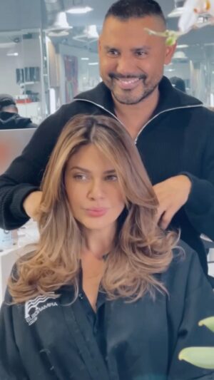 Angélica Celaya Instagram - Balayage Brunette Vanilla @angelicacelaya1 🤎💛🧡🤎💛🧡
#Color by @eguzmann 
#hairstyles by @johaestilista 
@olaplex @olaplexenespanol 
@trussmiami @trussmiamisales 
@kust_us 
#balayage #brunettebalayage #brunette #highlights #armandeusbrickell #angelicacelaya