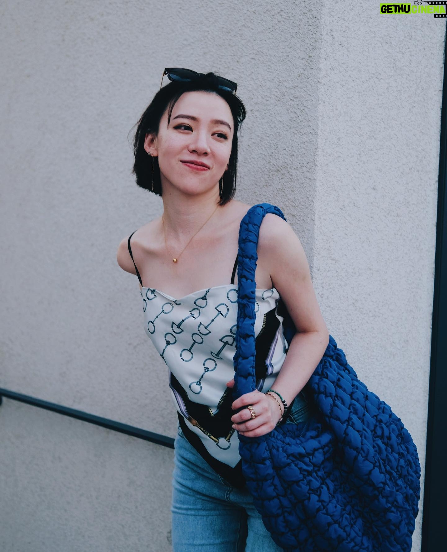 Angel Wang - 3 Likes - 💙
冬天想念夏天
夏天期待冬天
今天冷就只好看看夏天日本的照片囉
Top&Jeans: @spotlight_korea