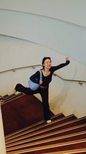 Angel Wang Instagram - 初五開工囉！
各位親朋好友們快來找我工作吧🥳
#情人節可以吃嗎