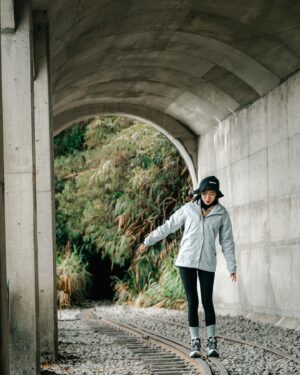 Angel Wang Instagram - ⛰️
其實前陣子我的韌帶撕裂傷很嚴重
導致現在都還有後遺症的積水還在治療
所以這趟眠月線我很掙扎
但內心真的真的真的很想去
（一定不是因為有很多攝影師隨行的原因🤣）
同時也對登山做一些功課
計算重量呀 裝備的選擇等等
謝謝 @salomon_tw 的ELIXIR Goretex登山鞋
對我的腳踝與給予最大的保護和支撐
重點還超級輕！！！大力推薦！
📷： @__alexzheng__ 
#眠月線