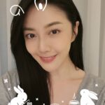 Angel Han Instagram - 中秋節，應景一下，大家放假快樂喔～😘 話說……我一直是在放假的心態啊～😁 #中秋節快樂