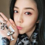 Angel Han Instagram – 謝謝親愛的婉君妹妹送的禮物🥰覺得幸福😘
@cocco__wu