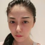 Angel Han Instagram - 我討厭運動🤨跑不動啦……😭 如果不用上鏡頭就好了……如果我天生小臉人就好了……如果我長得小小隻就好了……如果我怎麼吃都不會胖就好了……🙄 說那麼多，還是要運動啦～不為別的，只為身體好啊！😝