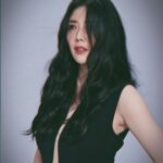 Angel Han Instagram - 風吹亂了我的髮……😬 這時候應該點一首什麼歌？😏