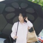 Angel Han Instagram - 風吹。日曬。雨淋。我有大傘抵擋😏