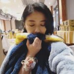 Angel Han Instagram - 自從確診發高燒三四天（一直燒到39.9，還好腦子沒燒壞）狂咳嗽，胸悶胸痛……等等症狀平復後 開始覺得體力嚴重下滑😔工作很容易累…… 所以大家還是不要低估病毒喔！願大家都能平安健康😊 等戲殺青，我真的要好好養身體了……有被嚇到😑
