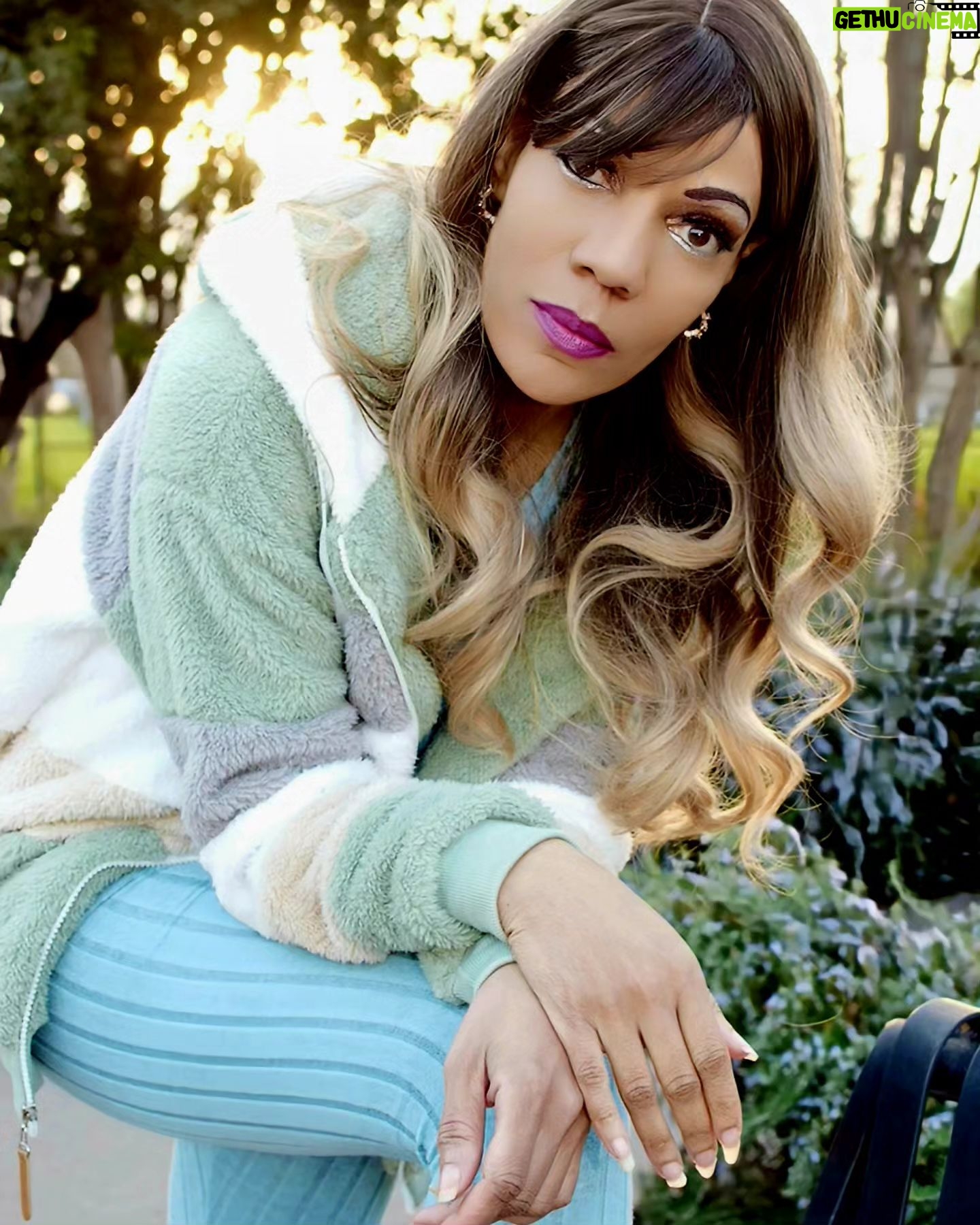 Angel Sessions - 3.5K Likes - Me! #instyle #bemyself #angelsessions