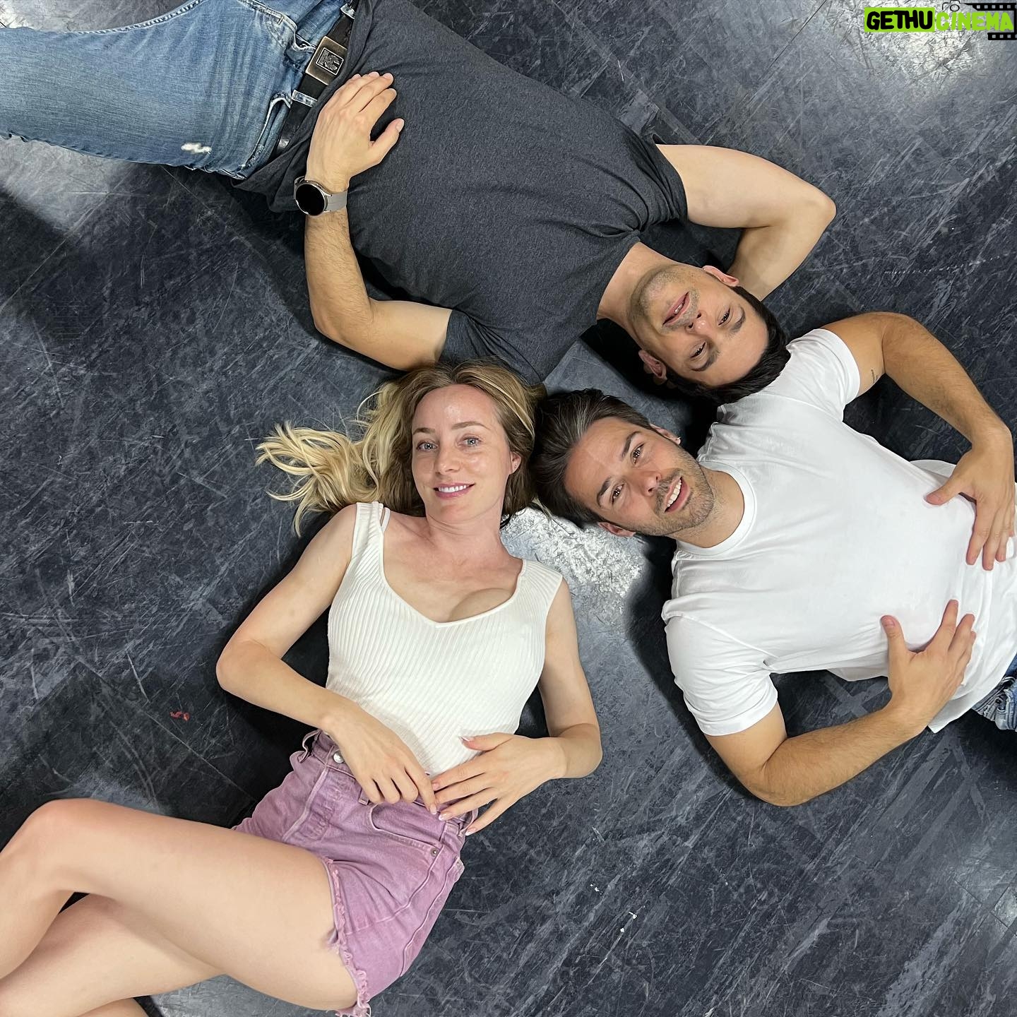 Ángela Cremonte - 3 Likes - Nos vamos de gira (otra vez) con ‘La ilusión conyugal’, señorxs 🎡
Apunta fechas y plazas de esta comedia veloz y explosiva 👇🏽:
27 de enero
Teatro Concha Segura de Yecla (Murcia)
1 de febrero
Afundación de Vigo
2 de febrero
Afundación de Pontevedra
8 de febrero
Teatro Principal de Palencia
10 de febrero
Teatro Liceo de Salamanca
16 de febrero
Teatro Concha Espina de Torrelavega
23 de febrero
Teatro Apolo de Miranda de Ebro (Burgos)
1 de marzo
Ermua Antzokia de Ermua (Bizkaia)
16 de marzo
Auditorio de Colmenar Vieio (Madrid)
20 de abril
Teatro Principal de Alicante
(Más fechas por confirmar)
Información y entradas en www.antoniohortelano.com