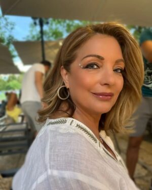 Angela Gerekou Instagram - Enjoying some sparkle for friend's birthday 💫