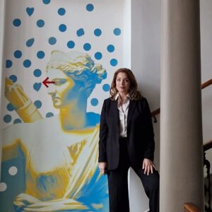 Angela Gerekou Instagram - Με τον σπουδαίο εμπνευστή PhD Pavel Sitek του προτύπου  πολιτιστικού κέντρου τεχνών και καινοτομίας #HYBERSKA και την ομάδα του στην Πράγα! Αποδέχομενη την πρόσκληση τους συναντηθήκαμε και συζητήσαμε για προγράμματα συνεργασίας Τσεχίας  και Ελλάδας πάνω στα πεδία του πολιτιστικού και οικολογικού αγροτουρισμού. Σπουδαία η πρόταση του Πανεπιστημίου Facolta of life sciences για συνεργασία προώθησης καινοτόμων μοντέλων τουριστικής ανάπτυξης  βάσει των ευρωπαϊκών προγραμμάτων μέσα από την αειφορία και την ανάδειξη τοπικών ταυτοτήτων με βάσει την κυκλικη οικονομία νέων μεθόδων διαχείρισης υδάτινων πόρων… Περισσότερα στην συνέχεια... Η Αρχή είναι το ήμισυ του Παντός!
Συνεχίζουμε να εργαζόμαστε  με Πίστη κ Ελπίδα για μια όμορφη ζωή για όλους! 🤍 #Prague #Greece #AngelaGerekou⁸