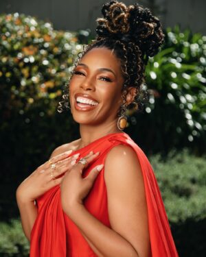 Angela Lewis Instagram - On my way! @naacpimageawards ♥️✨
#NAACP 
#ImageAwards 
#NAACPImageAwards 
📸 @mdanielsphoto 

Stylist | @styledbyambika 
Style team | @saramgibsonn @mrs.Jun.tailor 
Dress| @monsooriofficial
Jewelry
Earrings| @manshaaobsession
Rings| @davidyurman @zynniacollective
Clutch| @giarite
Shoes| @bellabelleshoes
Hair| @itsraela
Makeup| @shannonpezzetta