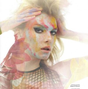 Angela Lindvall Instagram - Feeling it!
2023 🙌
📷 @solvesundsbostudio