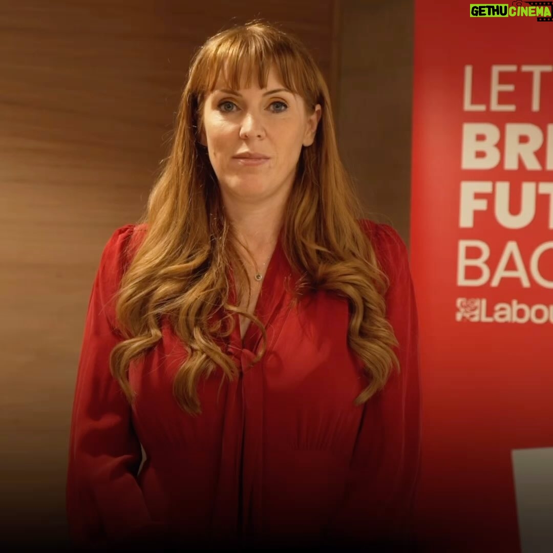 Angela Rayner - 8.7K Likes - Proud to support Sign Language Week.
#signlanguage #signlanguageweek #slw2024 #bsl #deafcommunity #deafawareness #labourparty