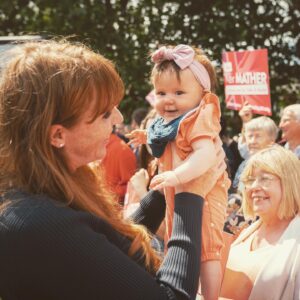 Angela Rayner Instagram - It’s time for a fresh start with Labour. 🌹

#labourdoorstep #byelection #baby #campaigntrail #gottabedone